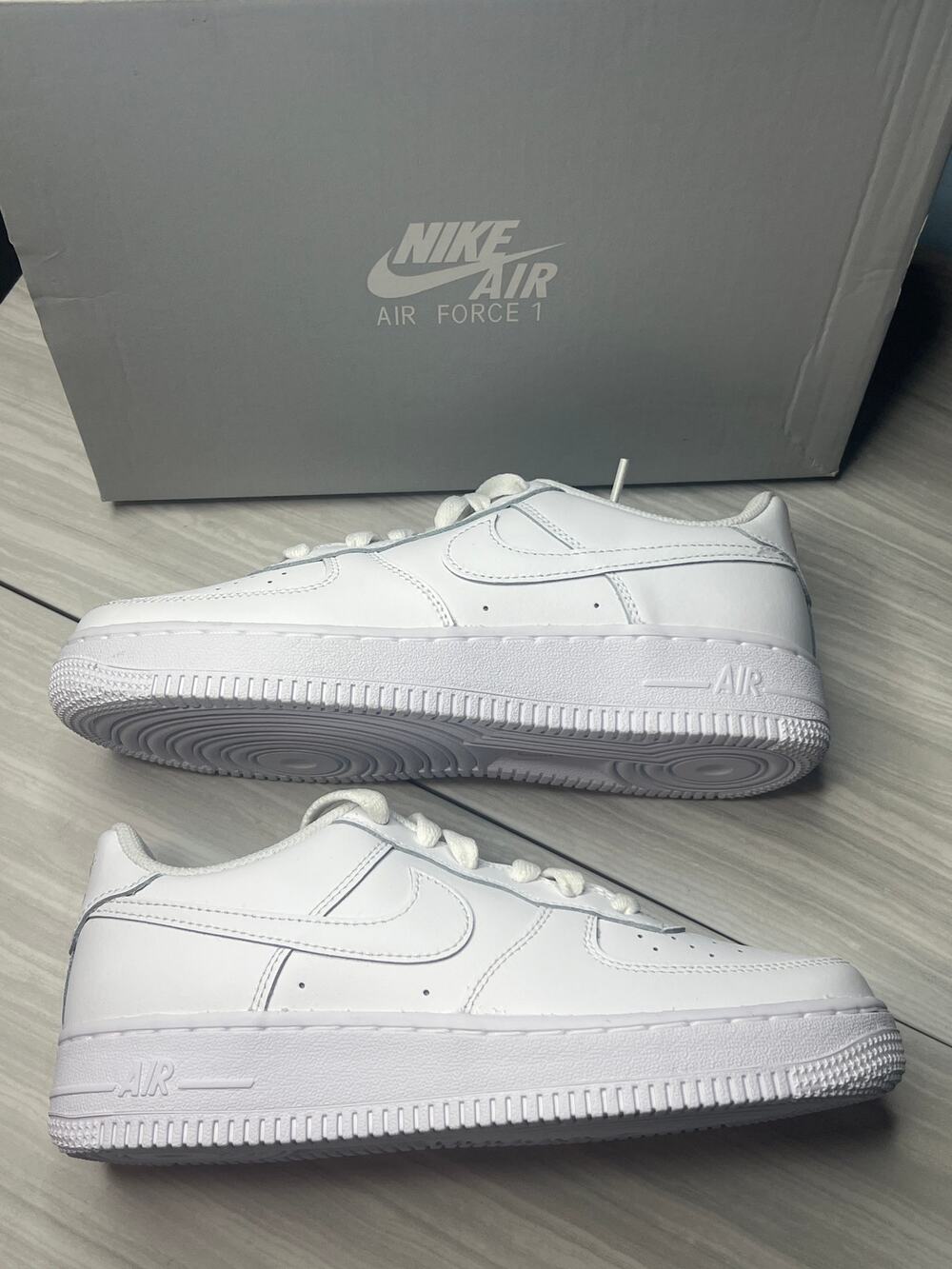 Brand New white Nike Air Force 1 LE size 5 youth in the box